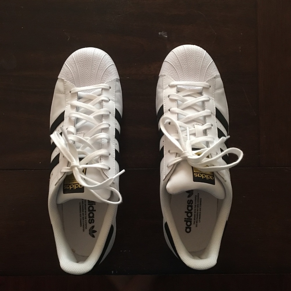 Adidas superstars